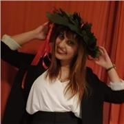 Laureata Magistrale in Lingue e Civiltà Orientali presso l'Università degli studi di Napoli  L'Orientale  con il massimo dei voti, con numerose esperienze di studio e insegnamento all'estero, impartisce lezioni di lingua Giapponese dal livello base a quel